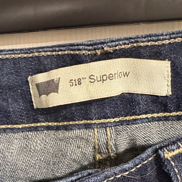 Levi's Woman’s 518 Superlow Dark Jeans - Picture 2 of 7
